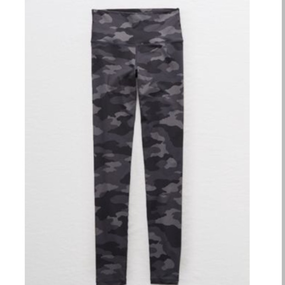 ▪️ Aerie High waisted grey camo leggings